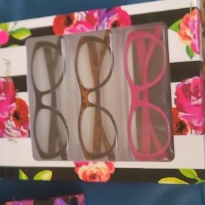 Betsey johnson readers 150